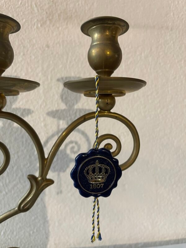 Candelabro in Ottone a Quattro Fiamme con Volute - Image 4