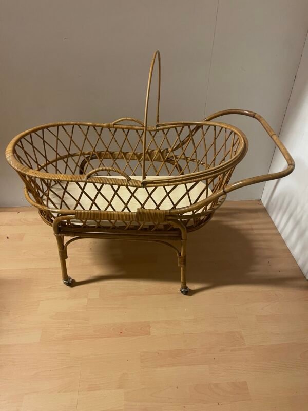 Carrozzina in Rattan con Ruote - Image 2
