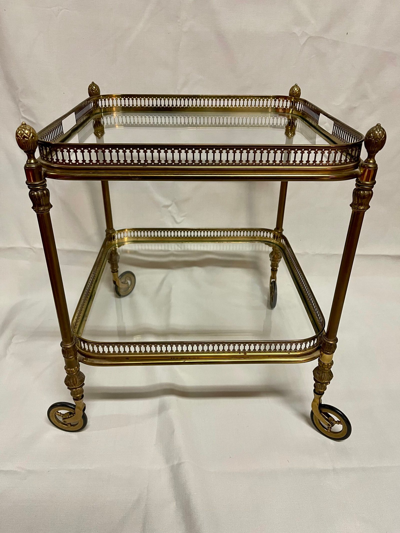 Carrello da tè in stile Impero con struttura in ottone e ripiani in vetro - Image 7