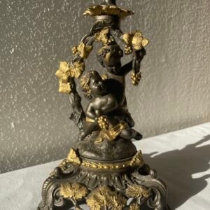 Candelabro con Putti e Motivi Viticci