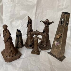 Set Sculture Artigianali in Metallo – Figure Medievali e Astratte con Pietre Dure