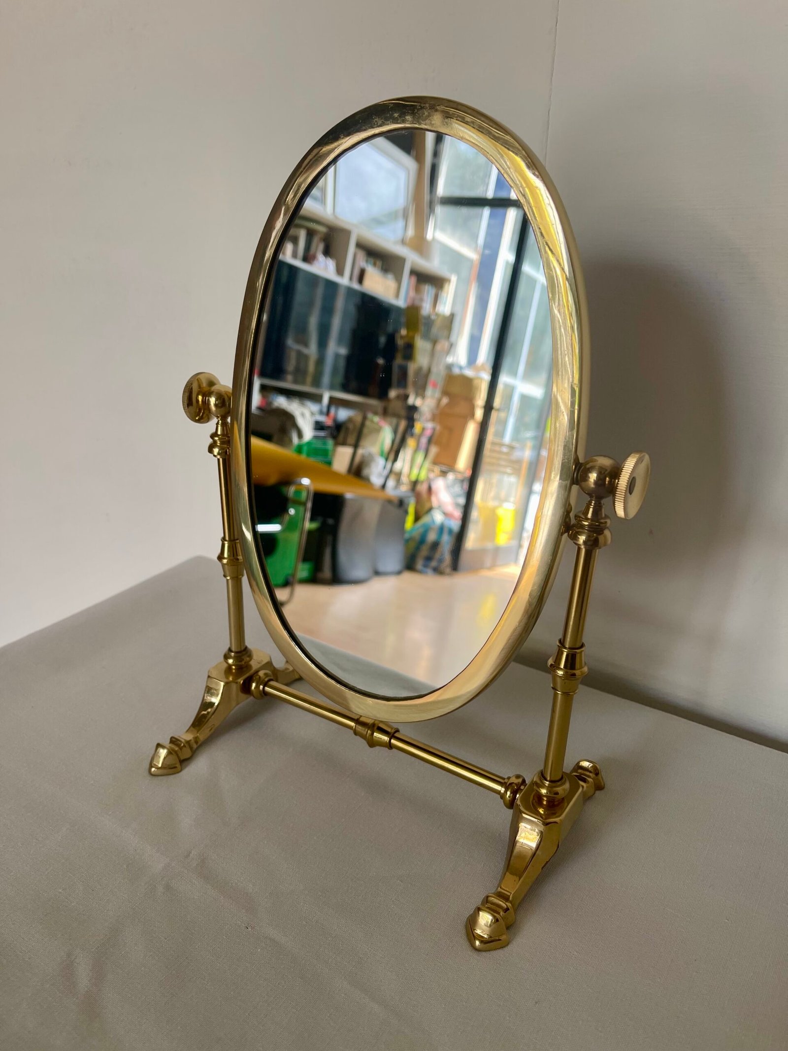 Specchio da tavolo regolabile in ottone