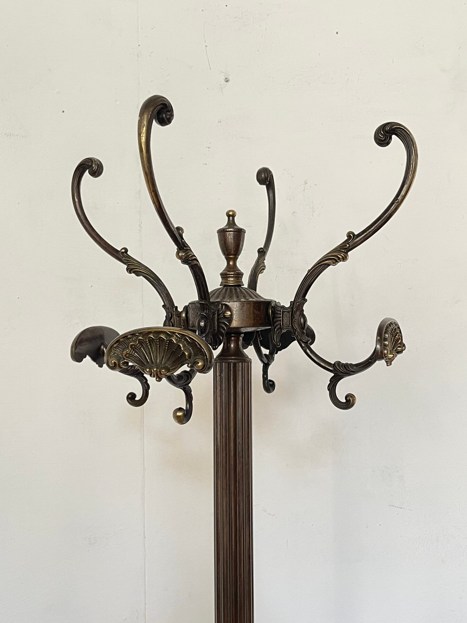 Appendiabiti italiano in Bronzo Forgiato con Dettagli Eleganti, anni '70 - Image 2