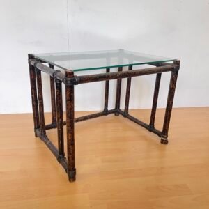 Tavolino in Bambù con Piano in Vetro "Eleganza Naturale"