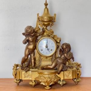 "Elegante Orologio da Camino in Bronzo Dorato con Cherubini - Franz Hermle"