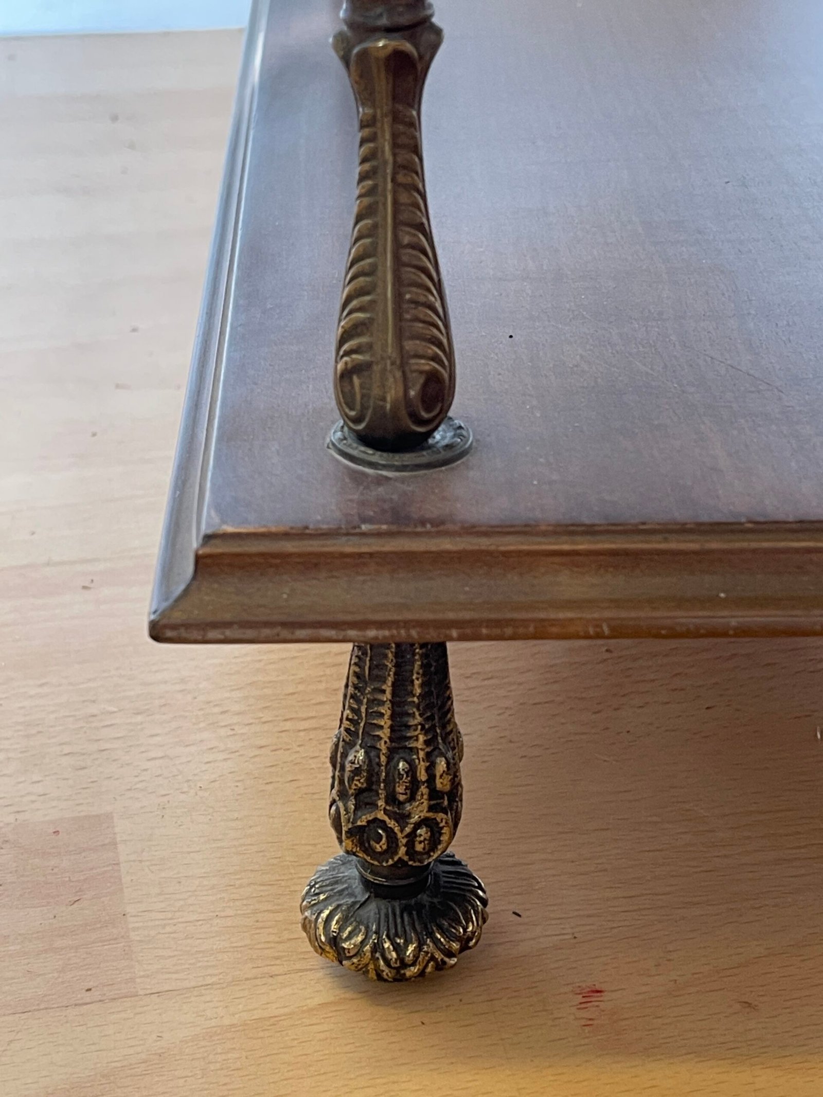 Étagère Vintage in Legno e Ottone – 3 Ripiani Eleganza Classica - Image 5