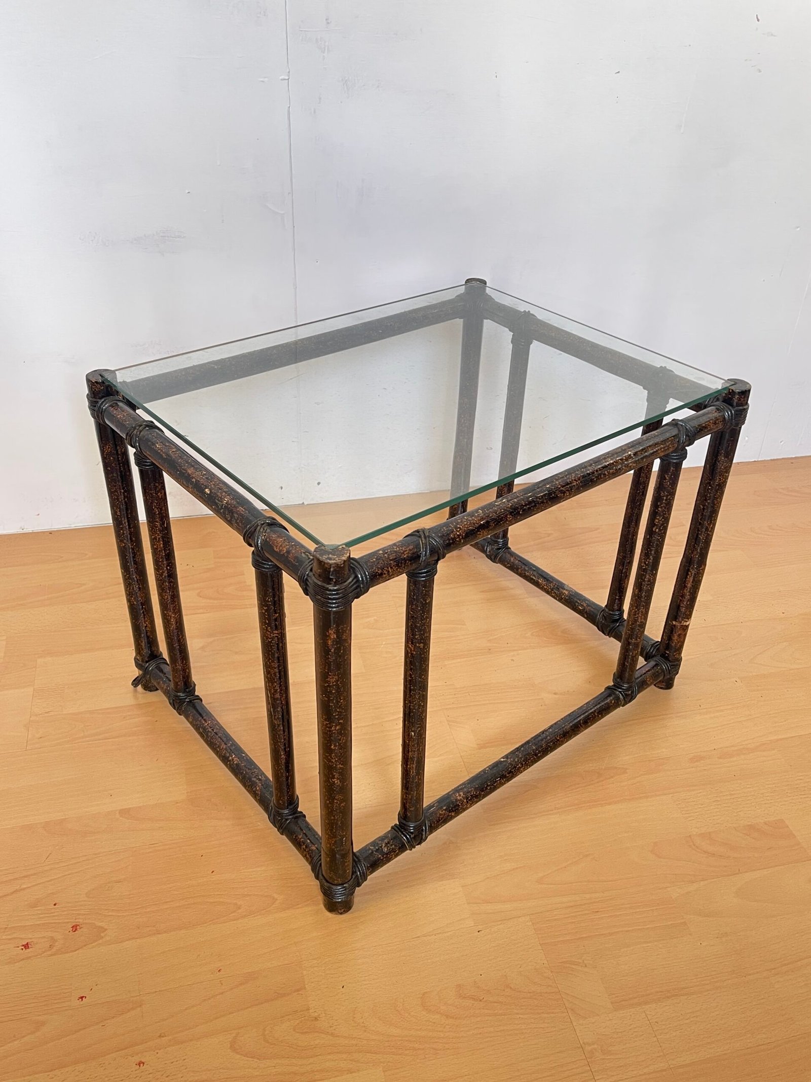 Tavolino in Bambù con Piano in Vetro "Eleganza Naturale" - Image 5