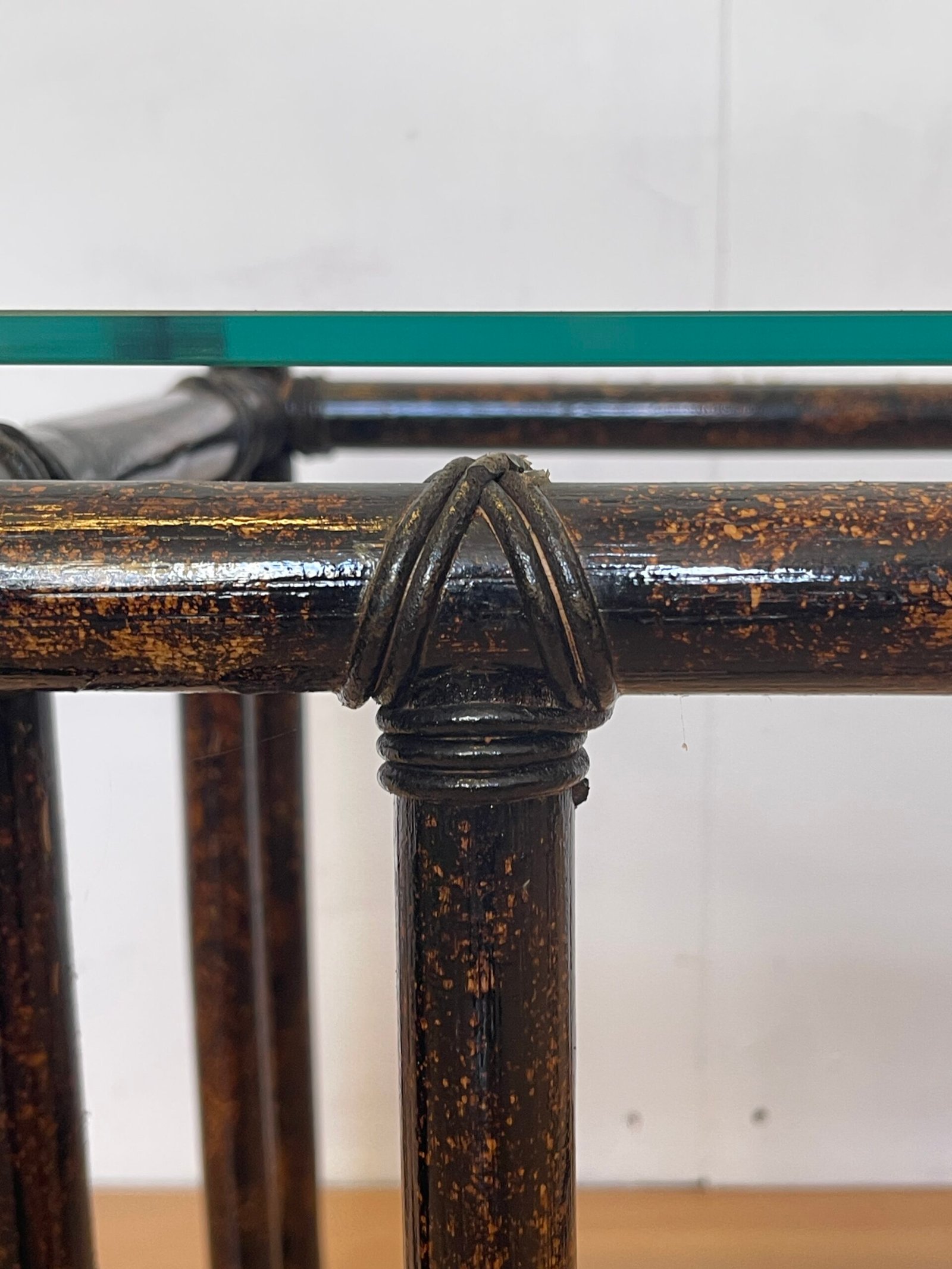 Tavolino in Bambù con Piano in Vetro "Eleganza Naturale" - Image 6