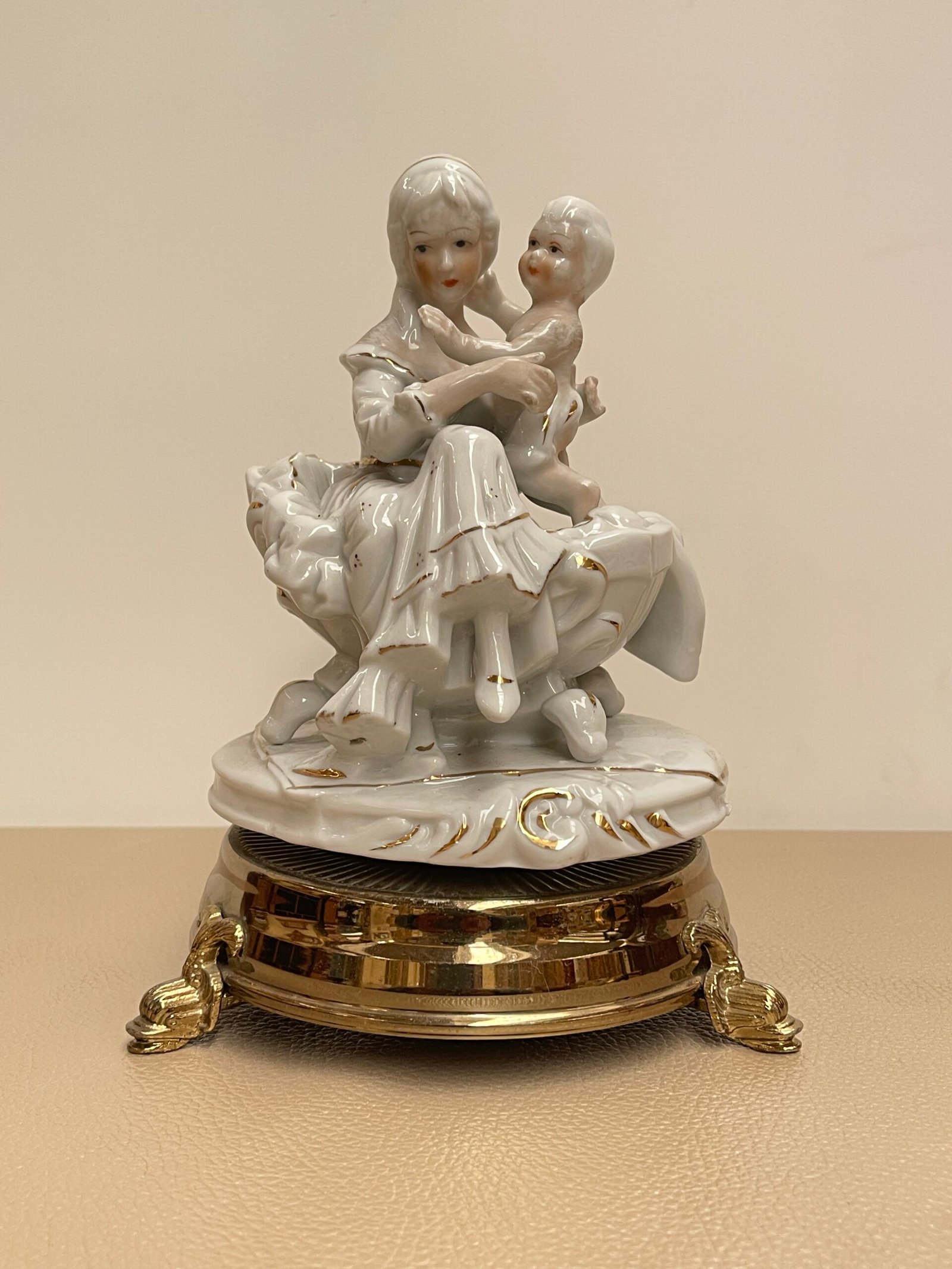 Statuina in porcellana madre e bambino – Vintage con dettagli dorati