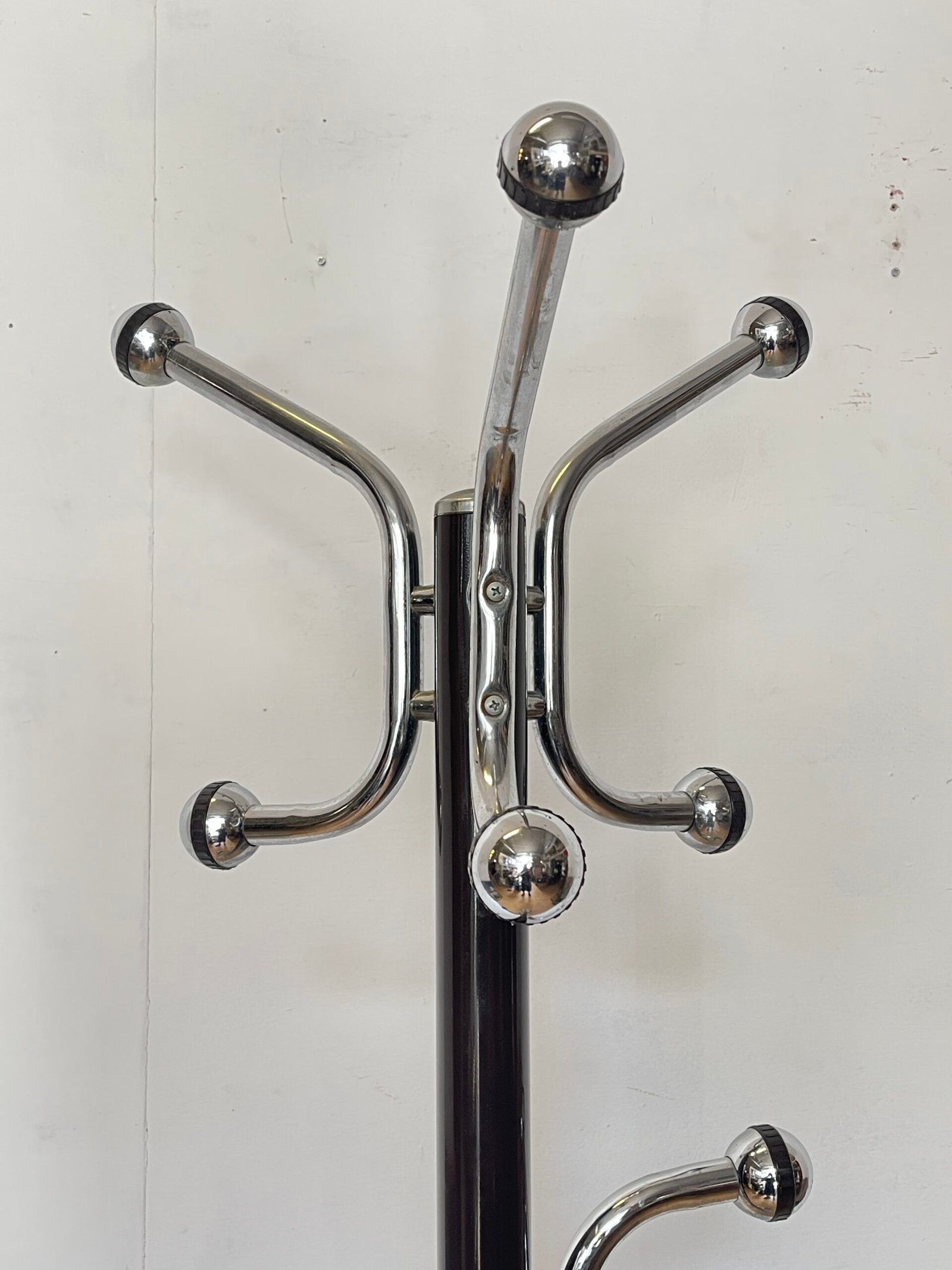 Appendiabiti in Marmo e Cromo - Design Elegante e Moderno - Image 4