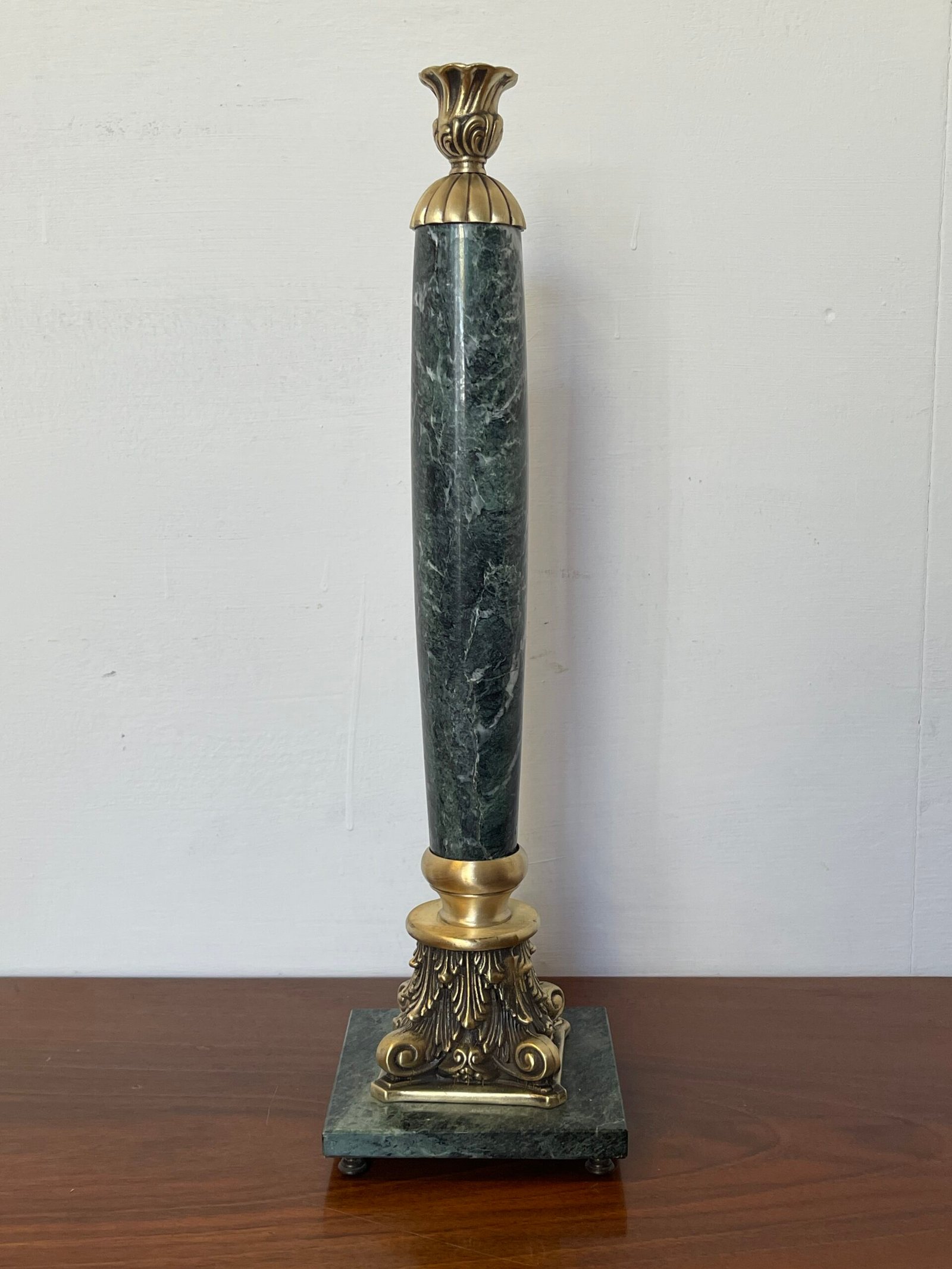 Elegante Candeliere Italiano in Marmo Verde e Bronzo, anni '90