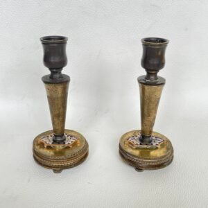 Coppia di Candelabri d’Epoca in Bronzo con Smalti Cloisonné