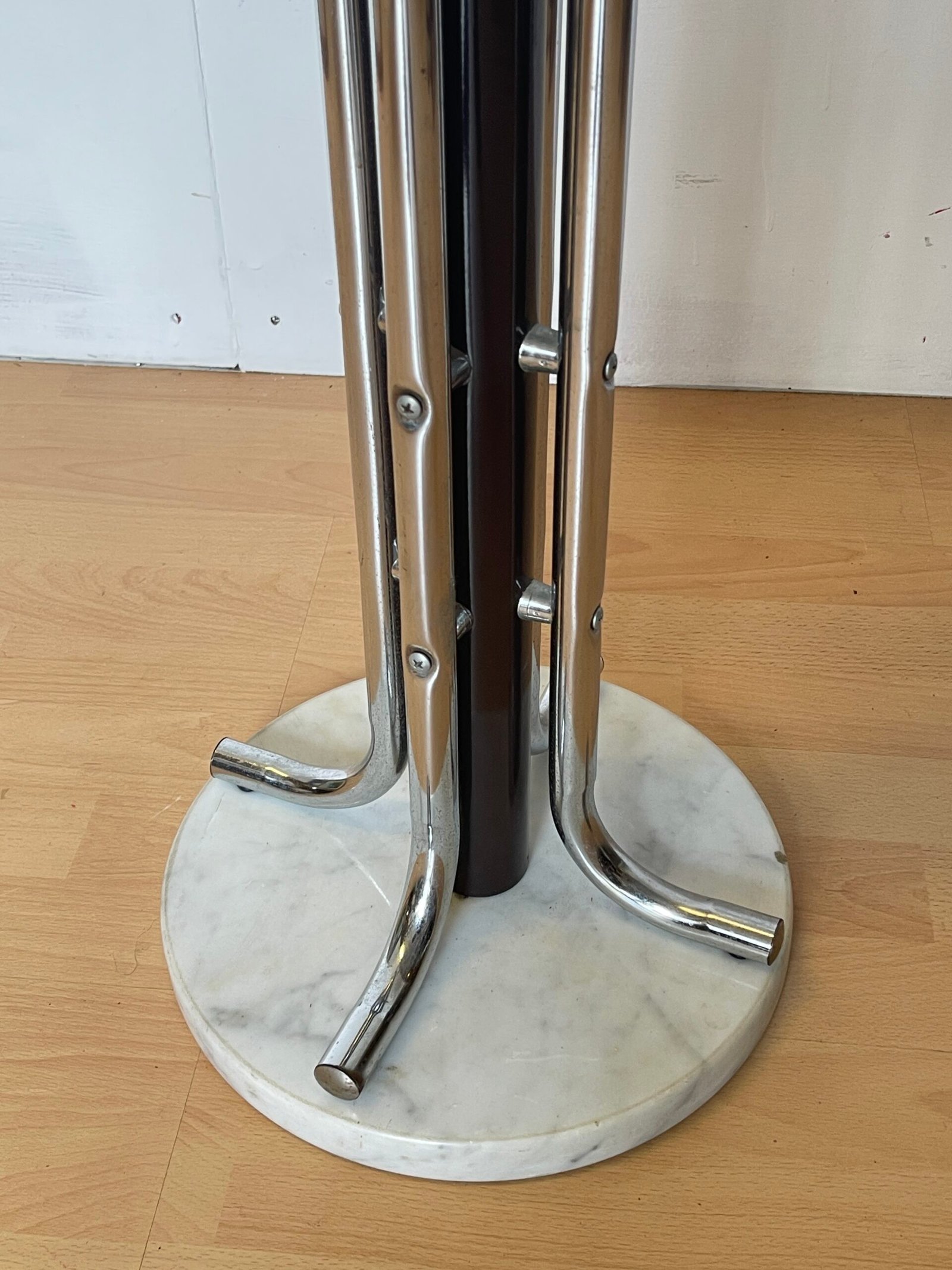 Appendiabiti in Marmo e Cromo - Design Elegante e Moderno - Image 3