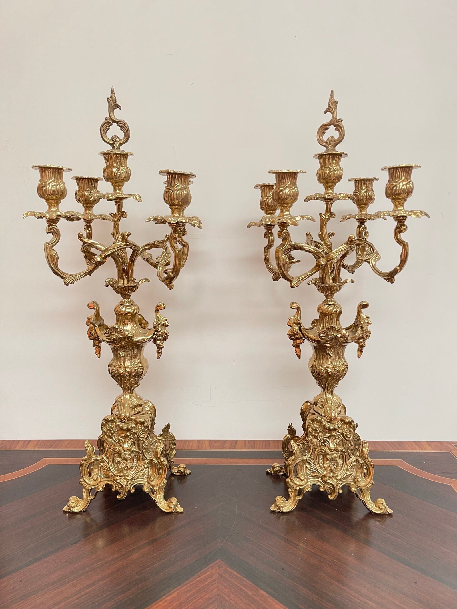 Coppia di Candelabri Antichi in Bronzo Dorato - Stile Rococò, XX Secolo