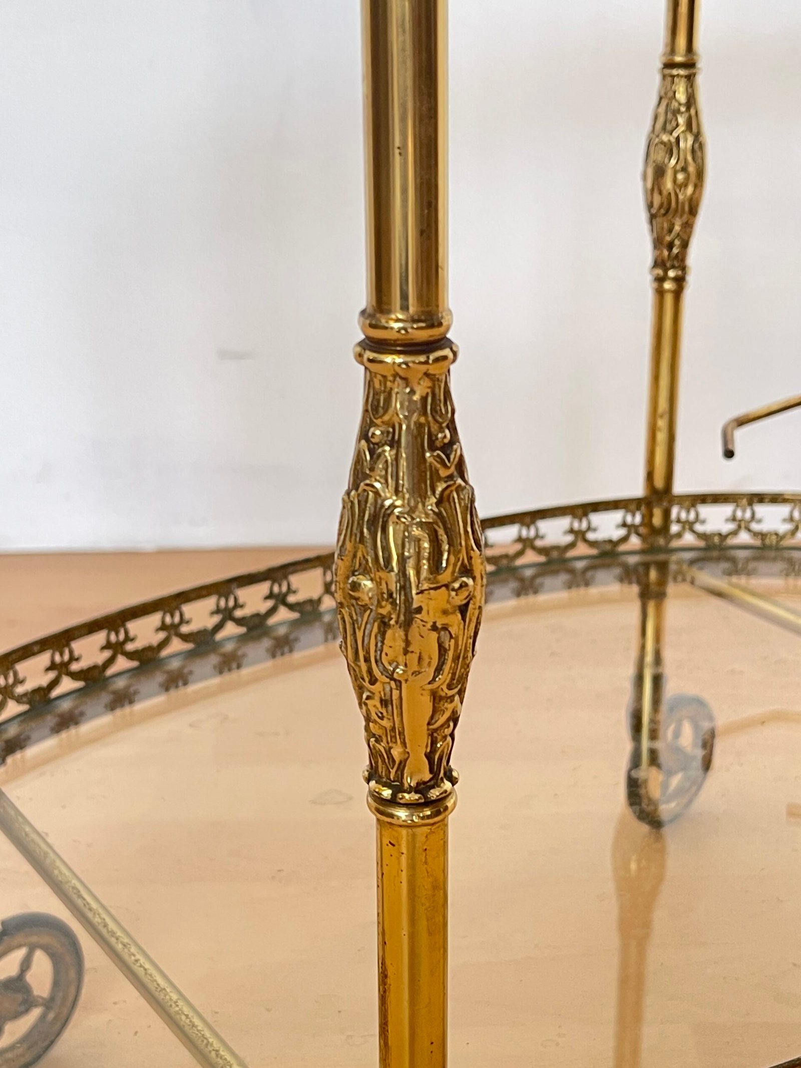 Carrello da Servizio Vintage in Ottone e Vetro – Stile Barocco Francese - Image 4