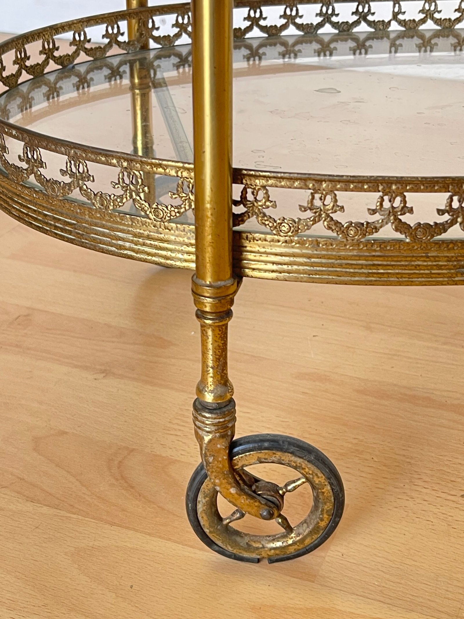 Carrello da Servizio Vintage in Ottone e Vetro – Stile Barocco Francese - Image 5