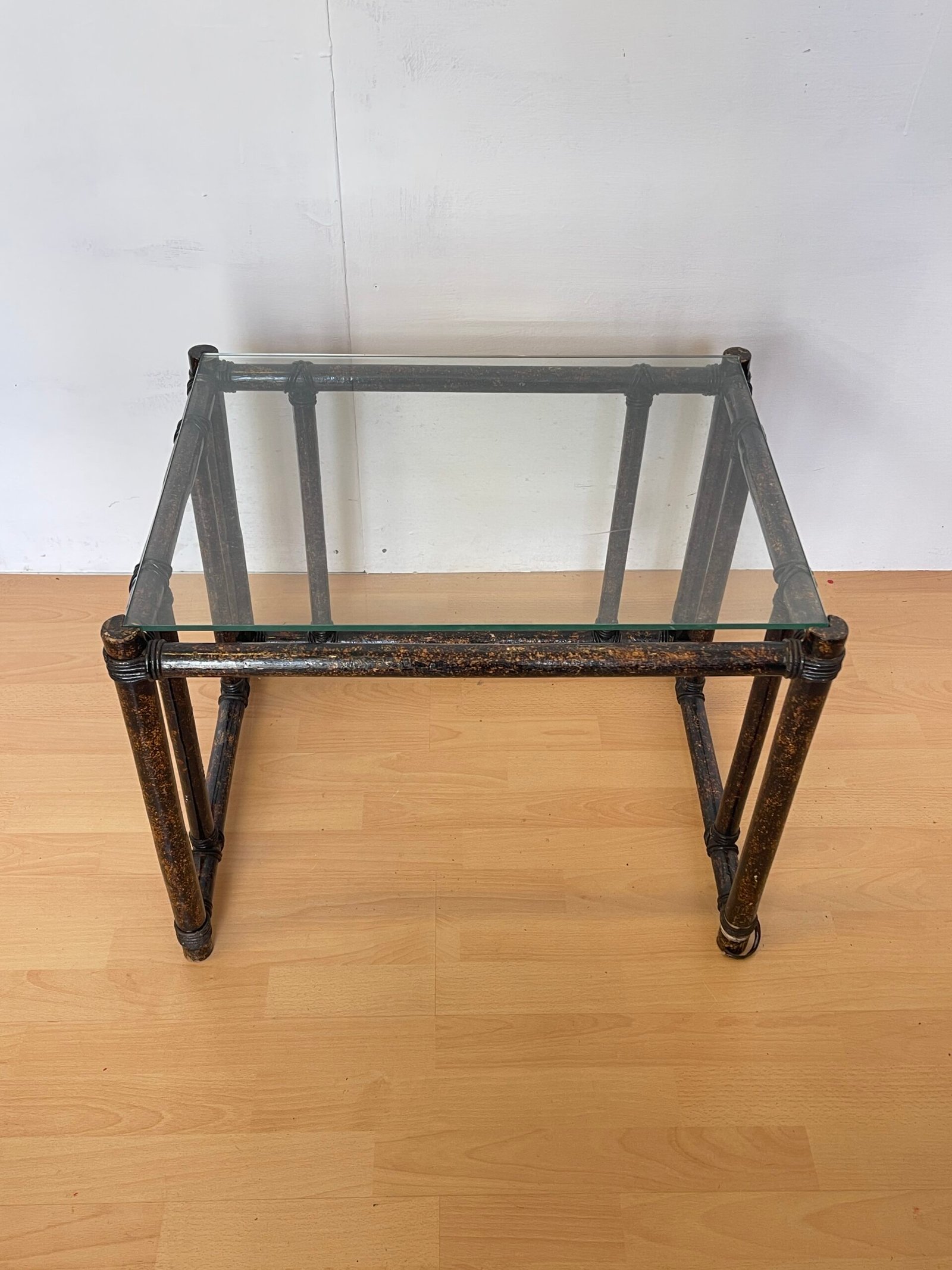 Tavolino in Bambù con Piano in Vetro "Eleganza Naturale" - Image 3