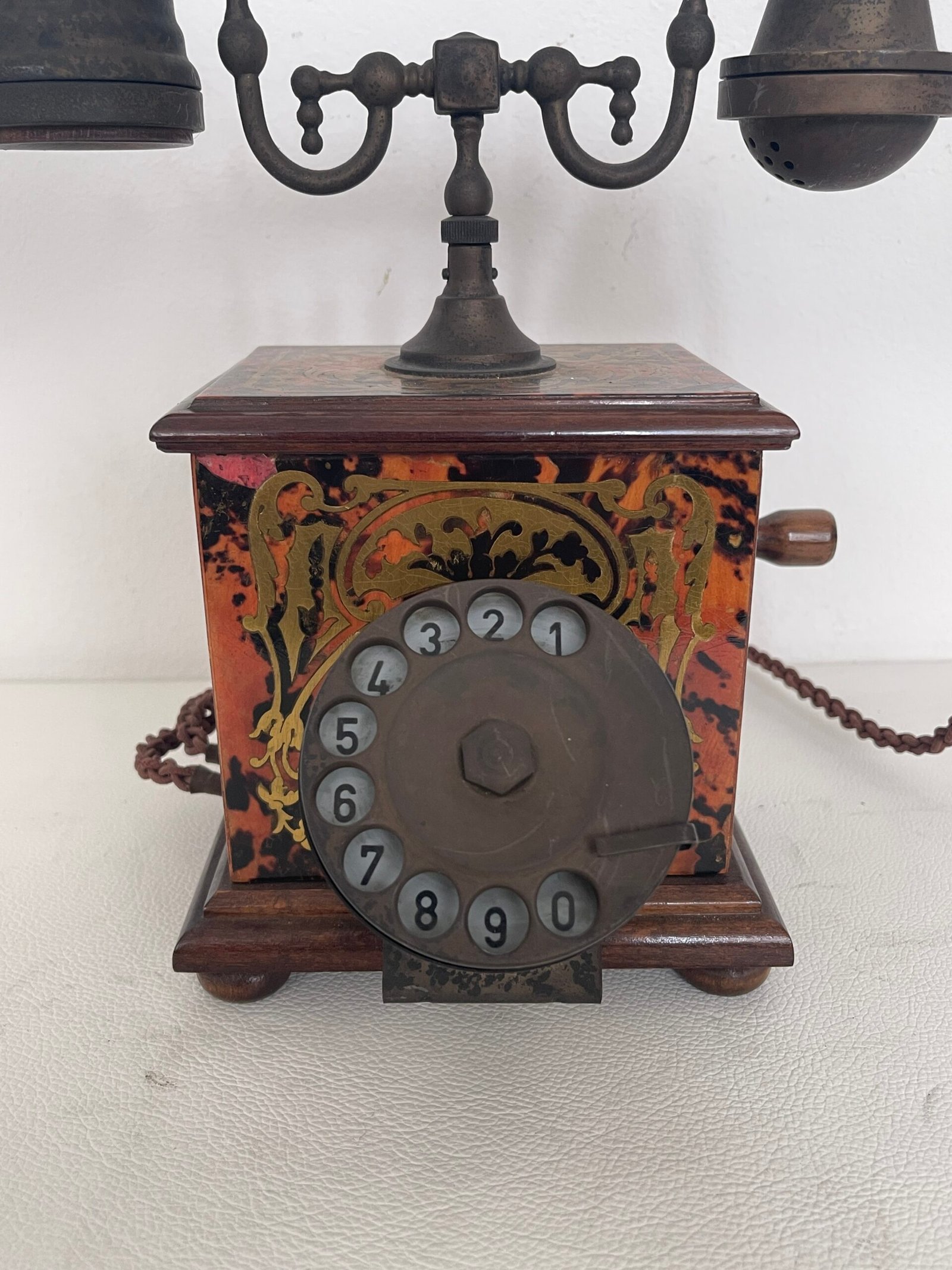 Telefono da Tavolo d'Epoca in Stile Boulle – Legno e Ottone - Image 3