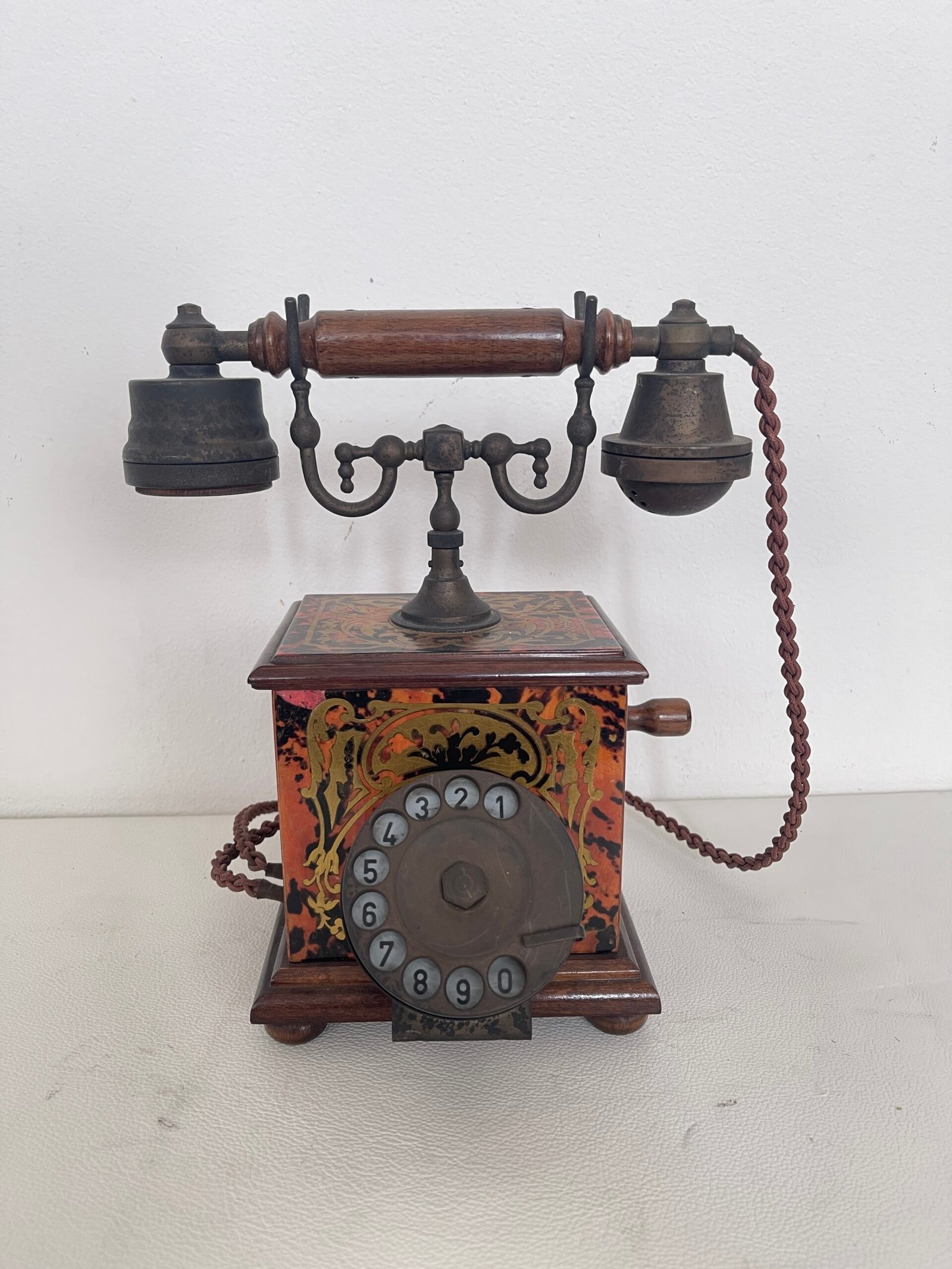 Telefono da Tavolo d'Epoca in Stile Boulle – Legno e Ottone