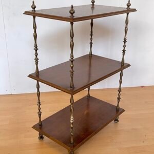 Étagère Vintage in Legno e Ottone – 3 Ripiani Eleganza Classica