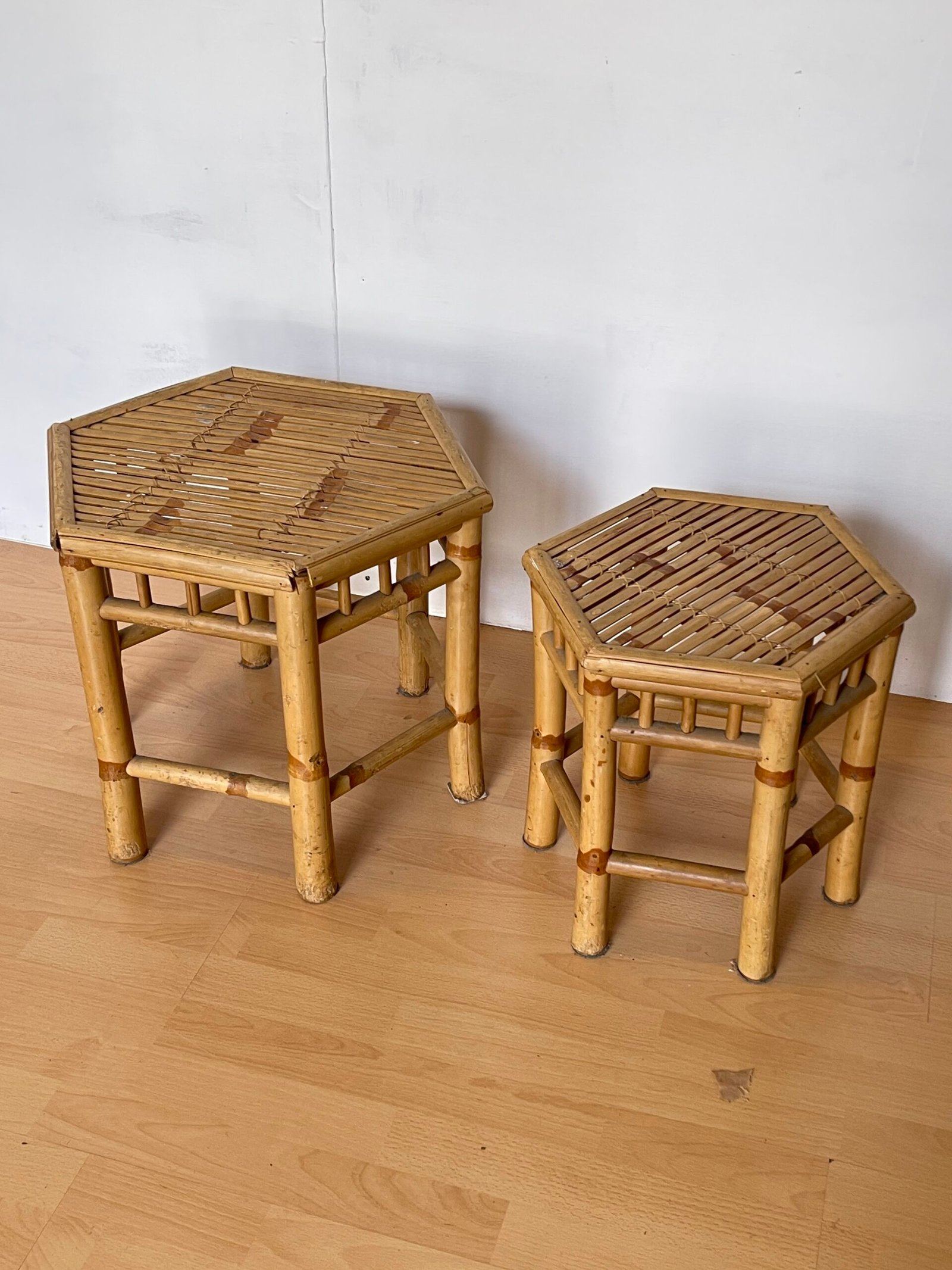 Set di Tavolini in Bamboo Esotico - Eleganza Naturale - Image 2