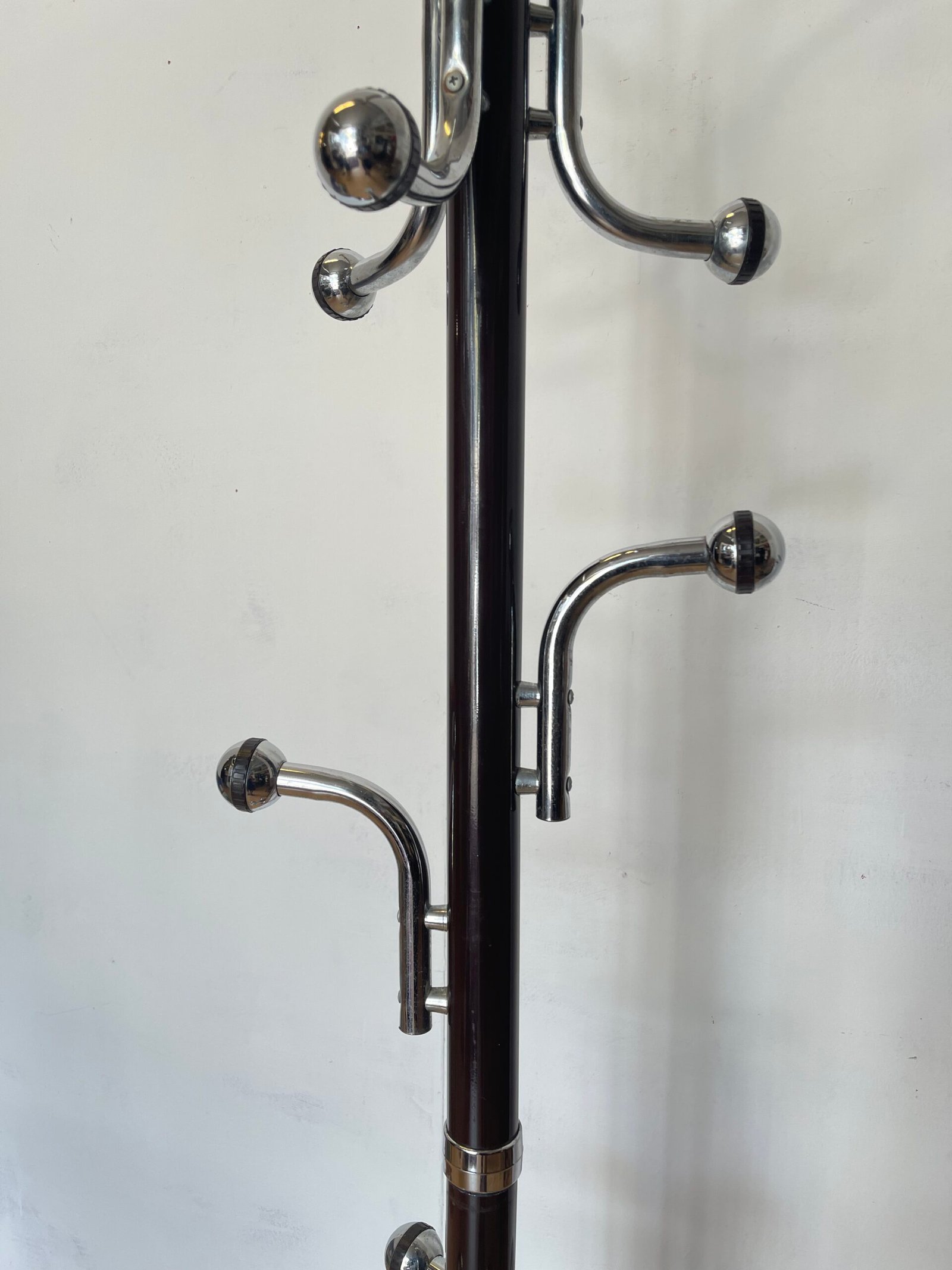 Appendiabiti in Marmo e Cromo - Design Elegante e Moderno - Image 2