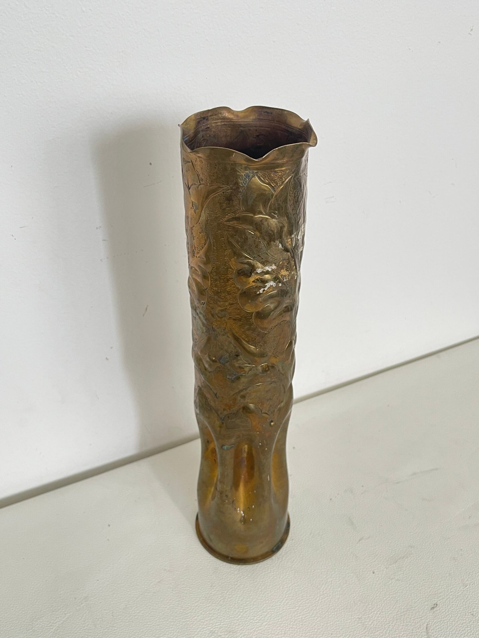 Vaso d’artiglieria in ottone inciso – Trench Art Prima Guerra Mondiale - Image 3