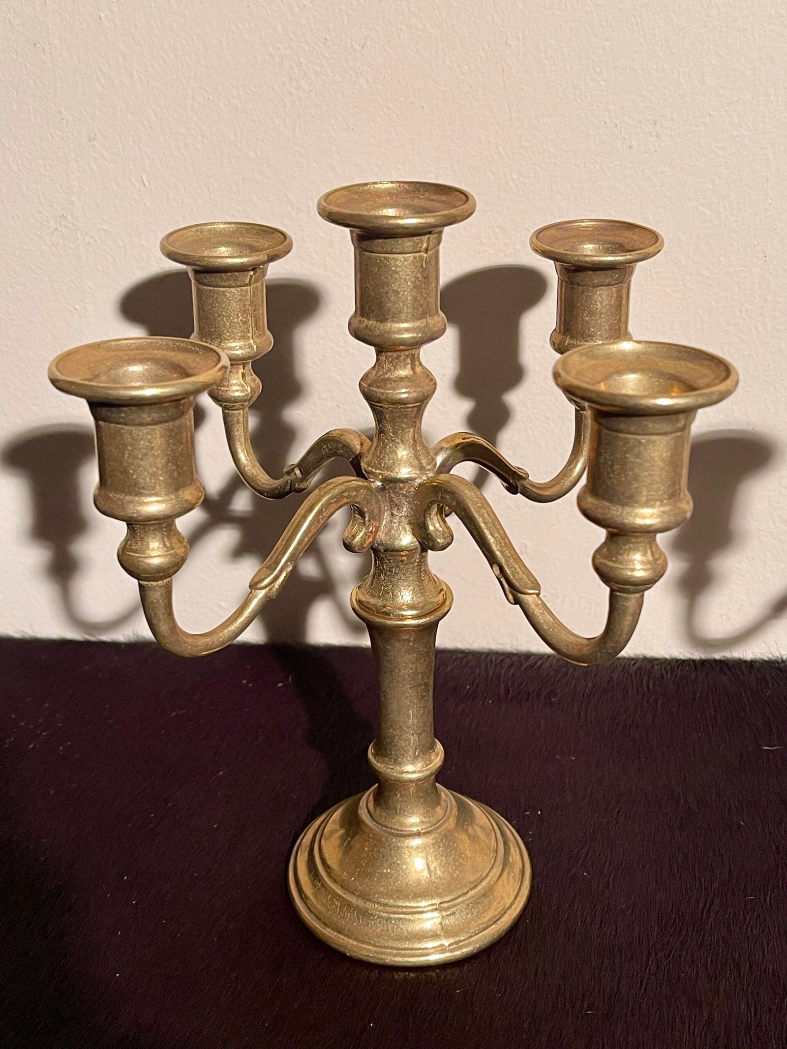 Coppia di Candelabri in Ottone a 5 Bracci – Stile Classico - Image 6
