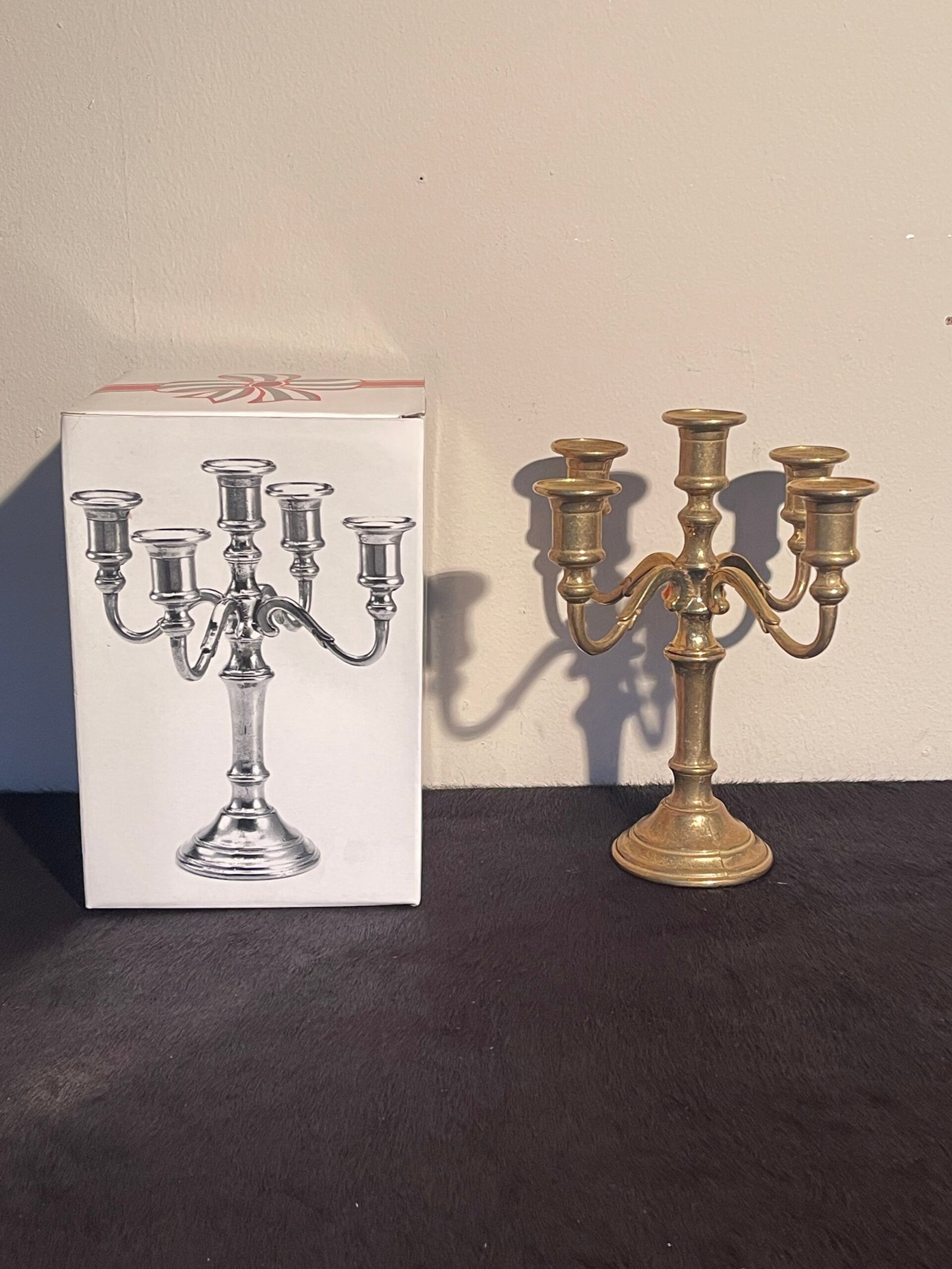 Coppia di Candelabri in Ottone a 5 Bracci – Stile Classico - Image 3