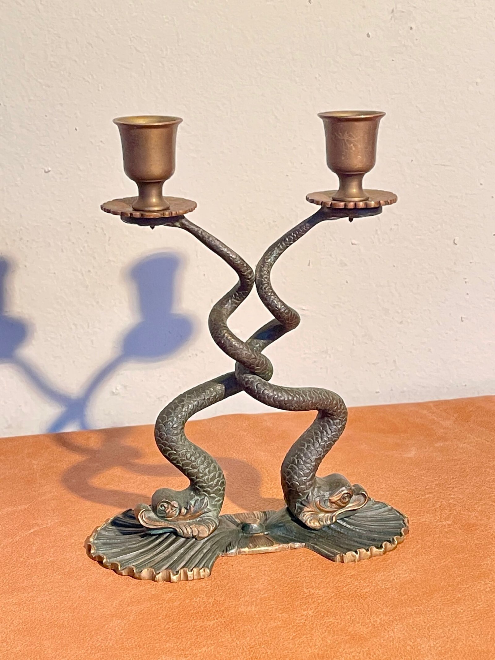 Coppia di candelieri in bronzo a forma di serpente, stile Liberty, anni '50. - Image 3