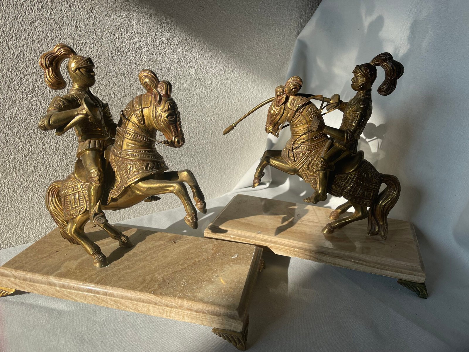 Statuetta Equestre di Cavaliere Medievale in Bronzo - Image 4