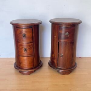 Coppia di Comodini Rotondi in Legno Massello - Stile Coloniale Vintage