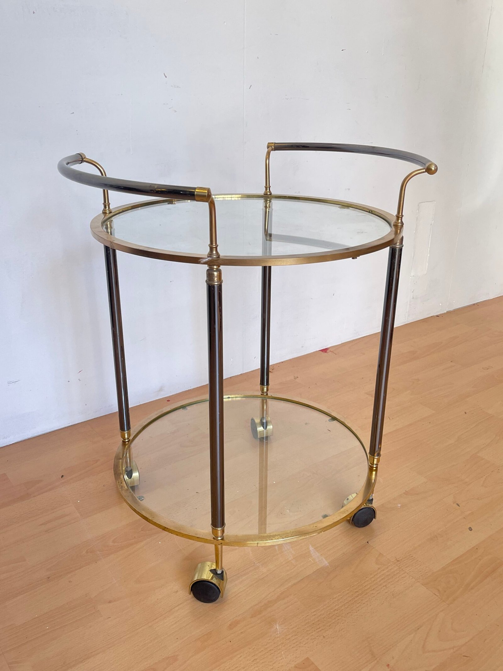 Carrello Bar Vintage in Ottone e Vetro - Anni '60, Design Elegante