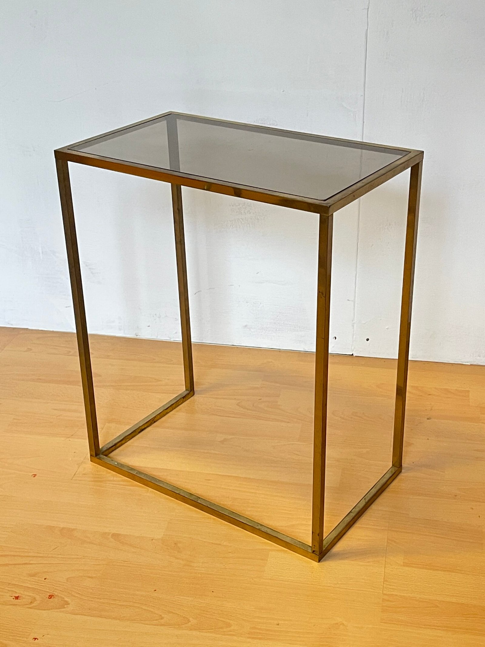 Tavolino Moderno in Vetro e ottone Dorato Design Modern Glam