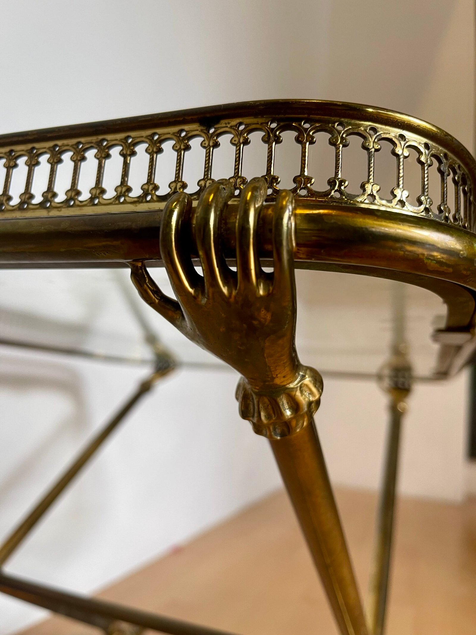 Tavolino in ottone empire con Gambe a Zampa di Leone - Image 3
